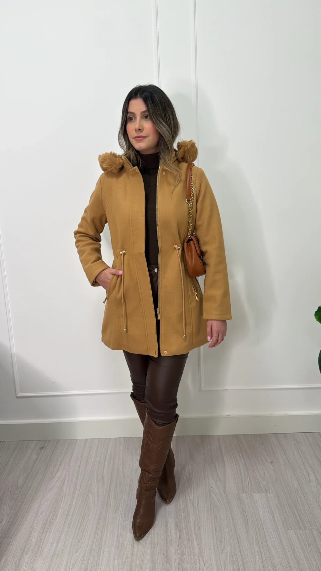 Parka de Lã Batida Suíça – Elegância e Conforto