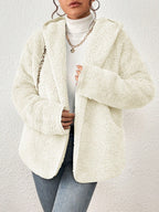 Casaco Teddy Feminino com Capuz e Bolso