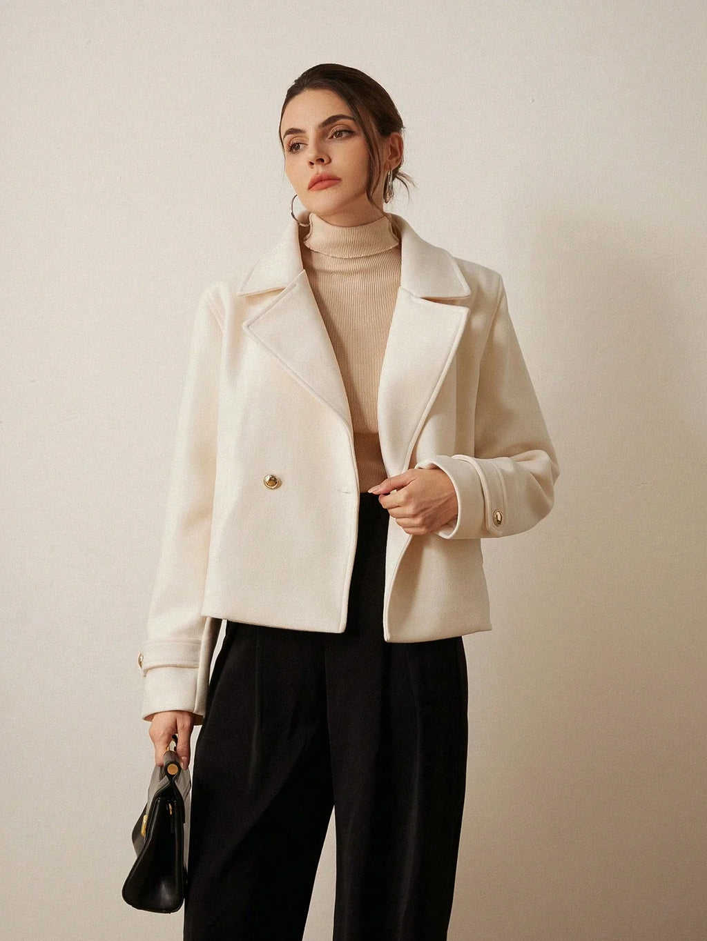 Casaco Lã Batida Feminino Curto com Bolso