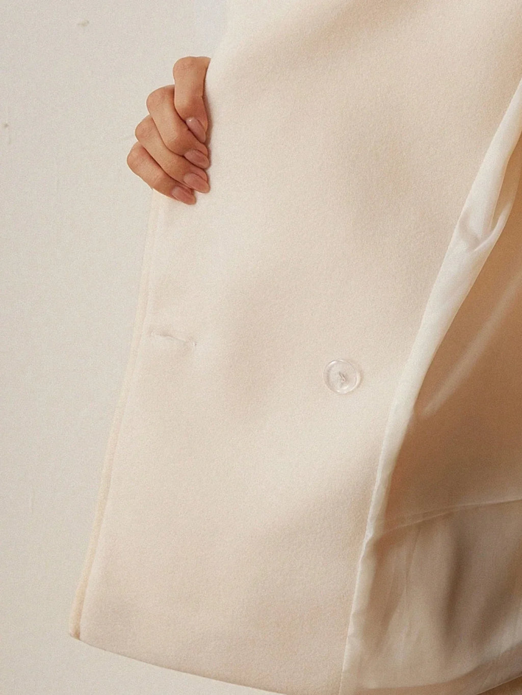 Casaco Lã Batida Feminino Curto com Bolso