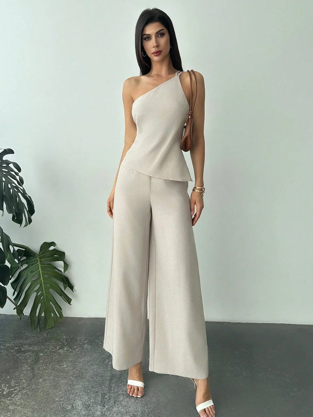 Conjunto Alfaiataria Feminino Blusa Assimétrica e Calça Pantalona