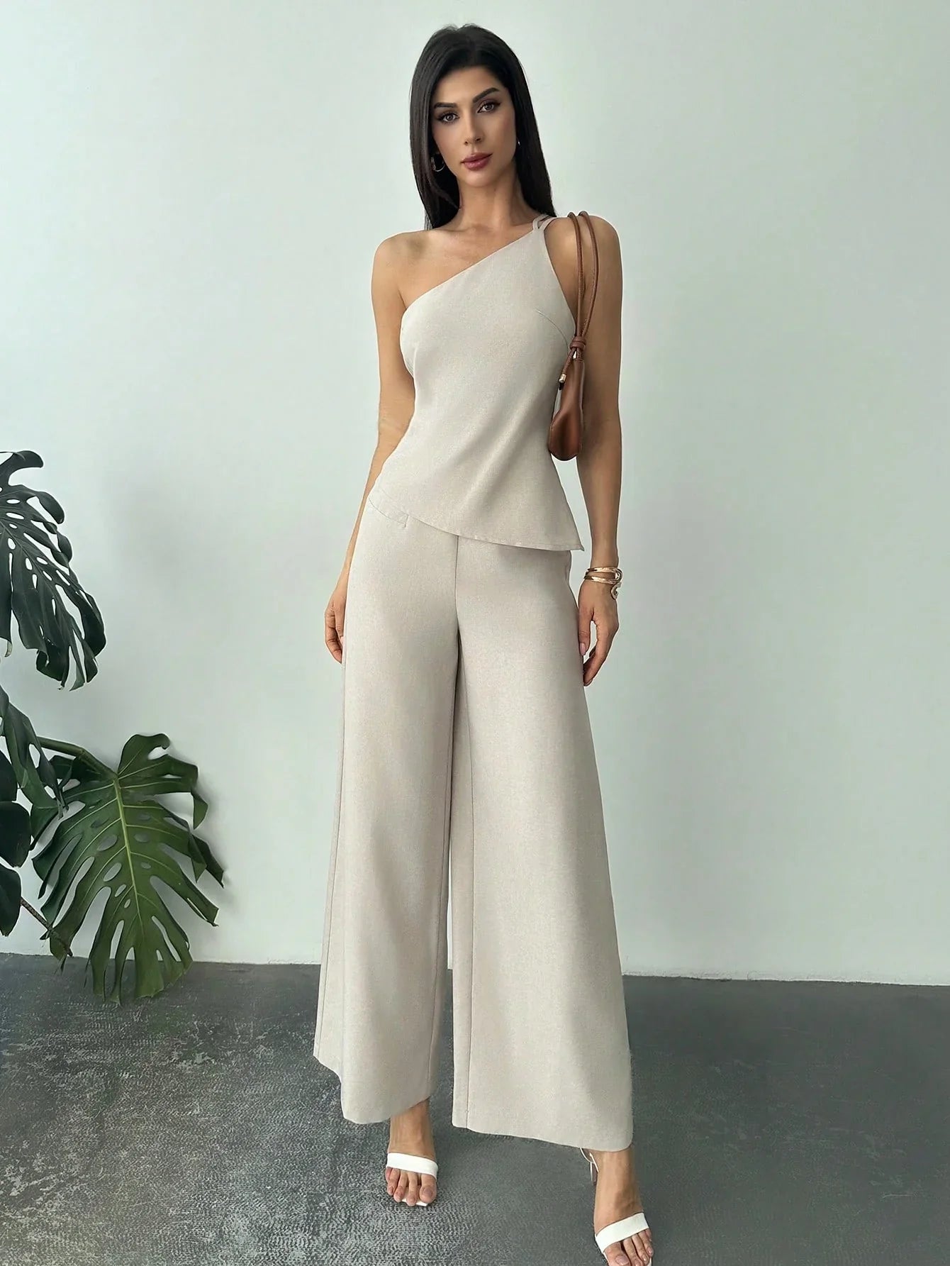 Conjunto Alfaiataria Feminino Blusa Assimétrica e Calça Pantalona