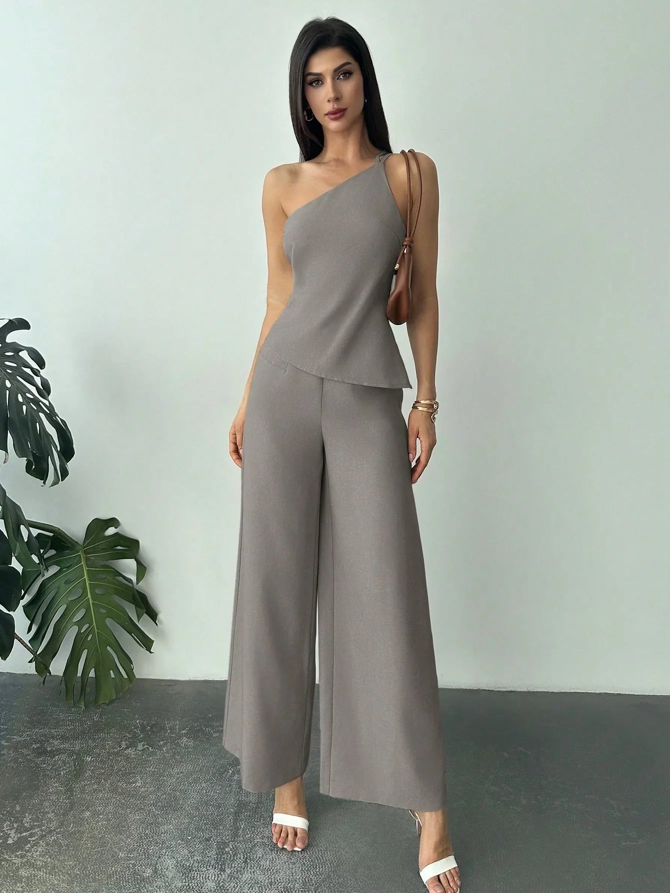 Conjunto Alfaiataria Feminino Blusa Assimétrica e Calça Pantalona