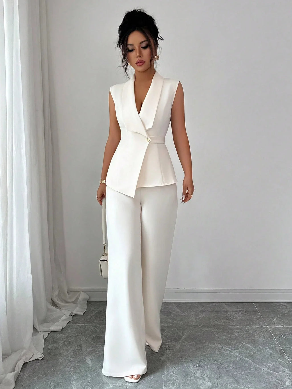 Conjunto Feminino de Alfaiataria Colete e Calça